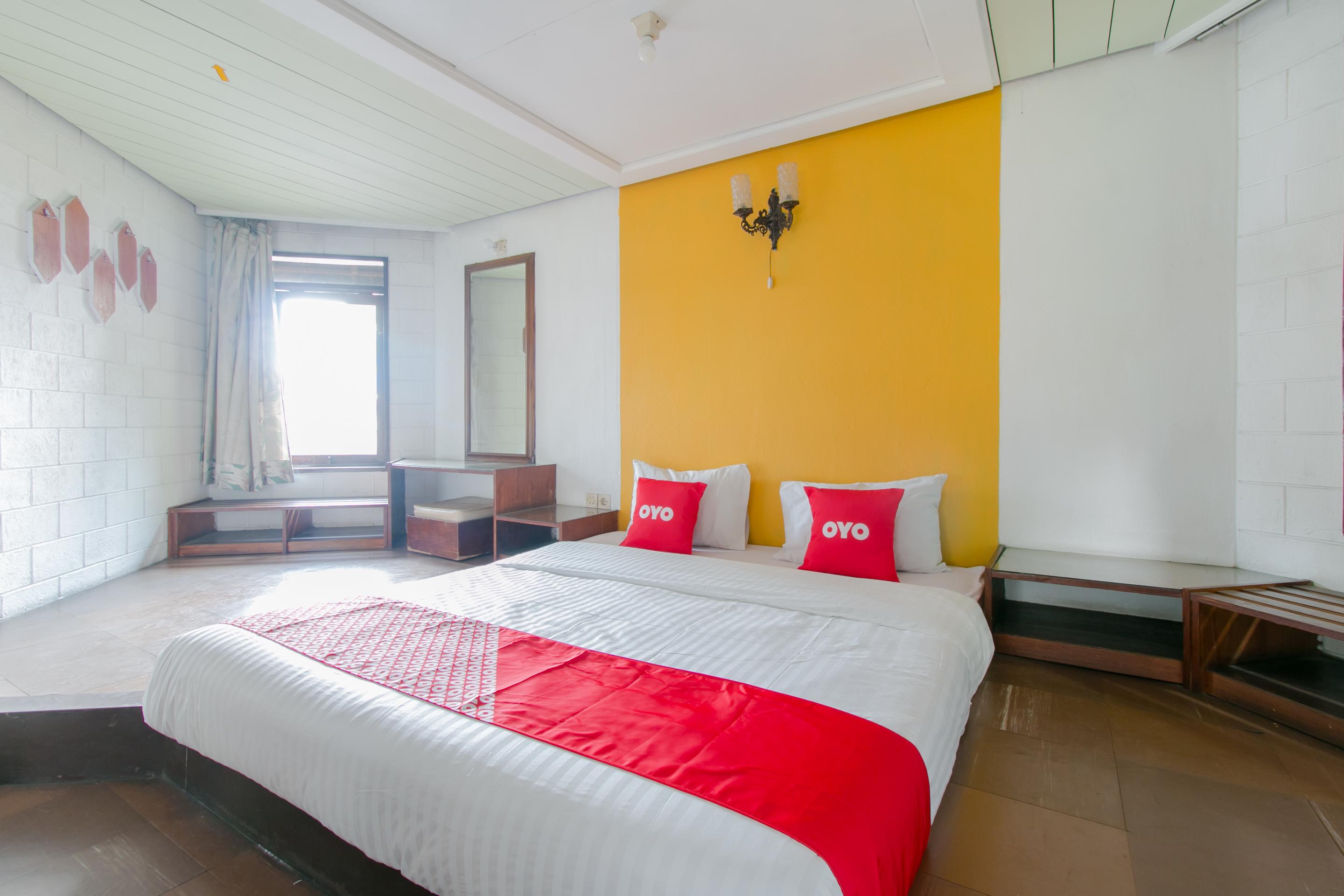 Oyo 1996 Koneng Hotel Cibodas Luaran gambar