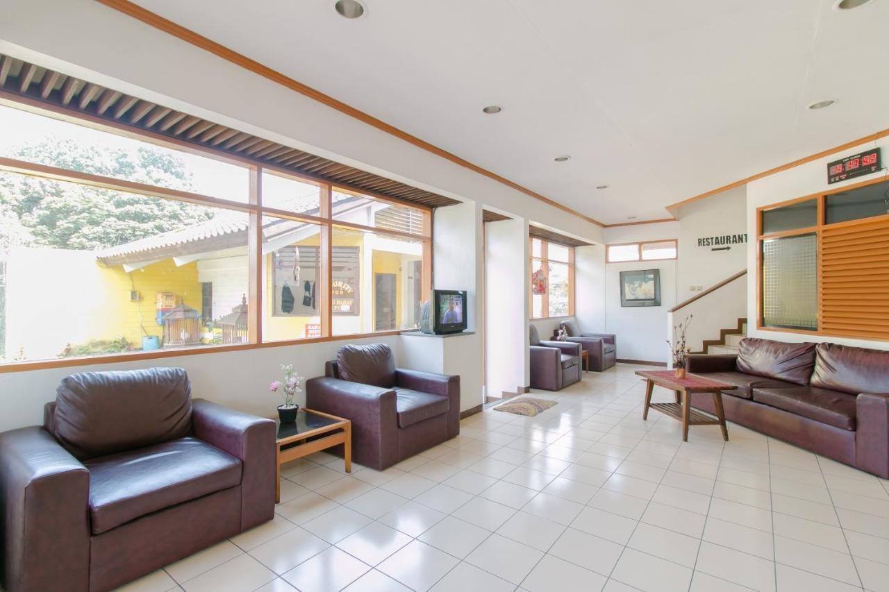 Oyo 1996 Koneng Hotel Cibodas Luaran gambar